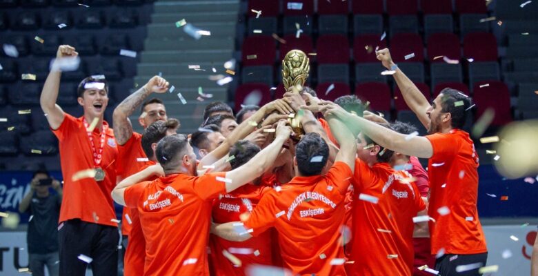 Hentbol Erkekler 1. Ligi’nde Mihalıççık Belediyesi şampiyon oldu