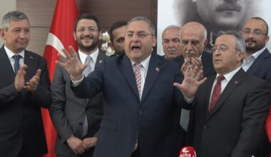 Keçiören’de Belediye Başkanı seçilen Mesut Özarslan mazbatasını aldı