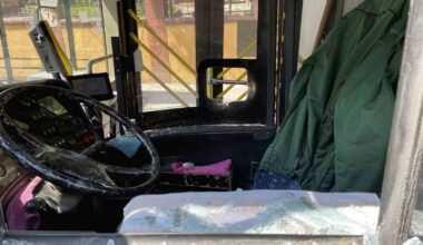 Küçükçekmece’de yolcu İETT otobüsünün sileceğini ve camını kırdı