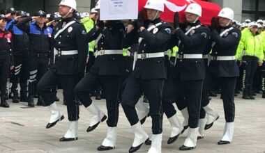 Trafik kazasında şehit olan polis memuru için İstanbul Emniyetinde tören düzenlendi