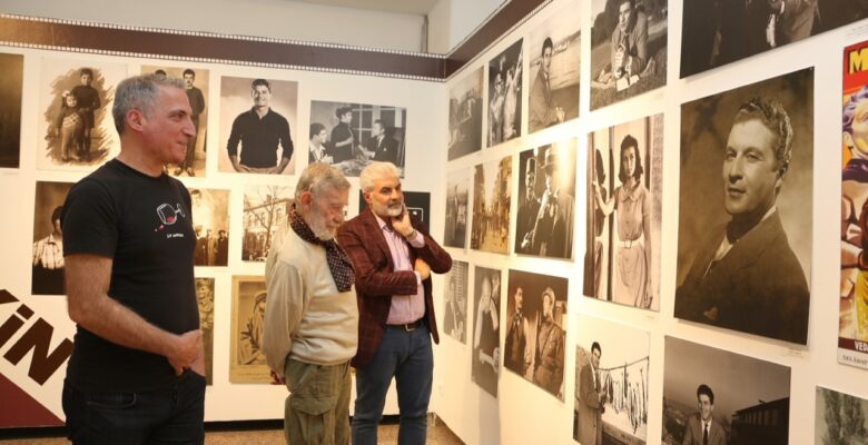 ‘Türk Sinemasının Cumhuriyet Çocuğu Ahmet Mekin’ isimli sergi ziyarete açıldı