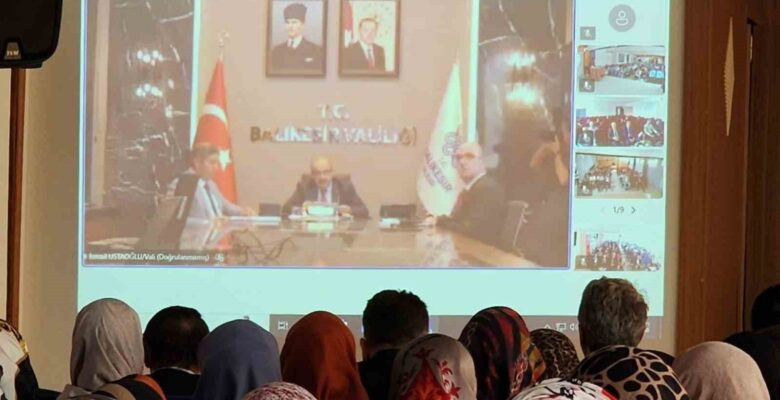 Vali Ustaoğlu, Veli Akademisi eğitimlerine online katıldı