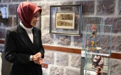 Bakan Göktaş’tan Türkiye’nin ilk Anne Müzesi’ne ziyaret