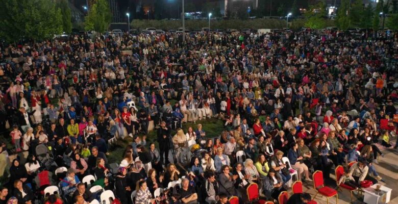 Balıkesir’de Gençlik Festivali konserleri büyük ilgi gördü