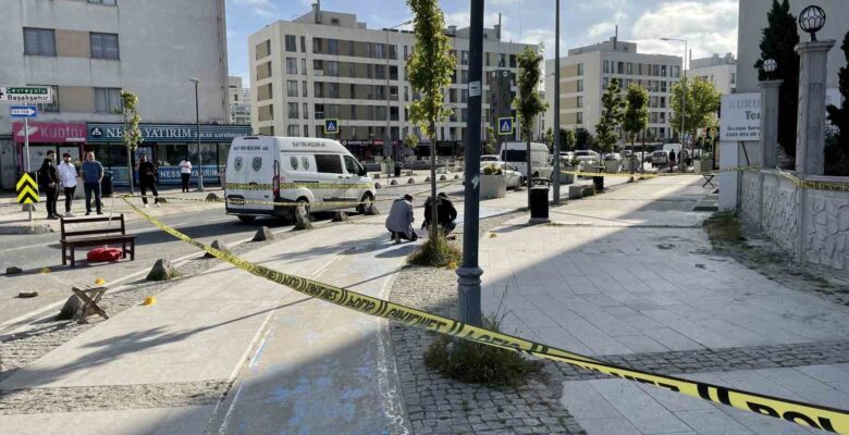 Başakşehir’de silahlı saldırı: 1’i ağır 2 yaralı
