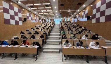 Başakşehir’de üniversite sınavına hazırlanan öğrencilere deneme sınavı