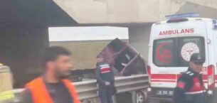 Başkent’te hızlı tren köprüsü ayağına çarpan araçtaki 3 kişi öldü, 2 kişi ise yaralandı