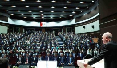 Cumhurbaşkanı Erdoğan: “Halkla araya mesafe koymanın bizim siyaset geleneğimizde yeri yoktur”