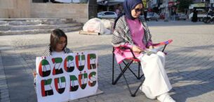 Cumhuriyet Meydanında Filistin için sessiz eylem