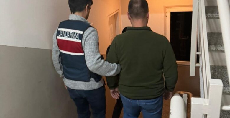 FETÖ’ye İzmir merkezli 8 ilde operasyon: 11 gözaltı