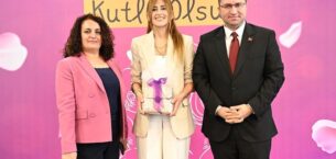 Gaziosmanpaşa Belediye Başkanı Bahçetepe kadın çalışanların Anneler Günü’nü kutladı