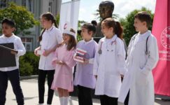 İstanbul’da “Sağlıklı Çocuk, Sağlıklı Gelecek” eğitimi, İl Sağlık Müdürü Prof. Dr. Memişoğlu: “Çocukları eğitmek geleceği garantiye almak demek”