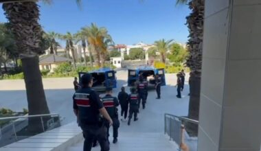 İzmir’de yakalanan 17 göçmen kaçakçılığı organizatörü tutuklandı