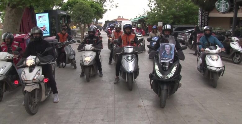 Kadıköy’de motokuryeler ’Ata Emre’ için kornaya bastı