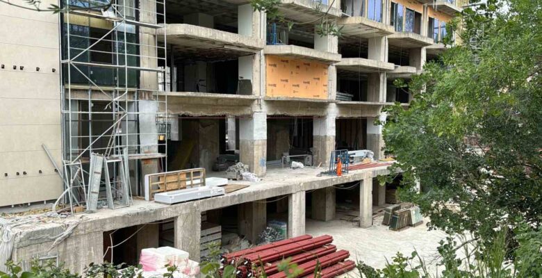Sarıyer’de 34 yıldır bitmeyen 27 katlı bina için yıkım kararı