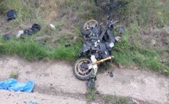 Seyir halindeki otomobile arkadan çarpan motosiklet sürücüsü hayatını kaybetti