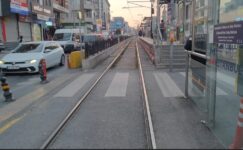 Sultangazi’de raylara düşen çocuk tramvayın altında kaldı