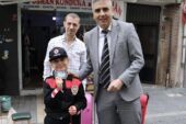 Sürücülere emniyet kemeri taktıran 9 yaşındaki Elif artık fahri trafik dedektifi