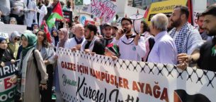 Üsküdar Üniversitesi öğrencilerinden Gazze’ye destek yürüyüşü