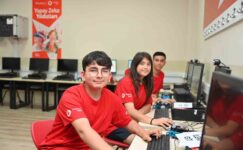 Vodafone Vakfı ve Habitat Derneği’nden gençler için ‘yapay zeka’ projesi