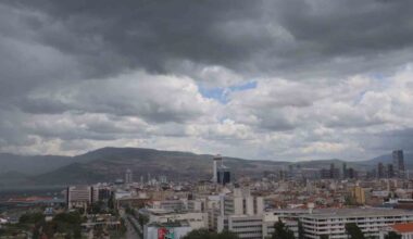 Yağmur bulutları İzmir semalarında